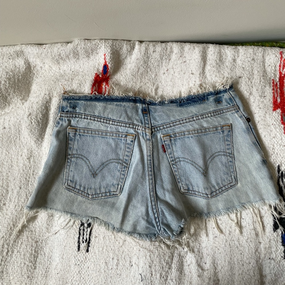 Levi’s • cut off denim shorts